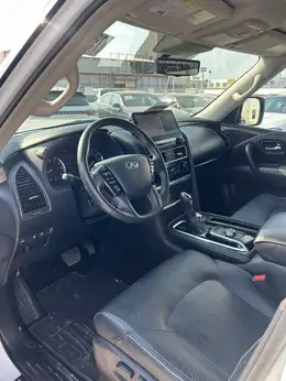 2023 INFINITI QX80 LUXE