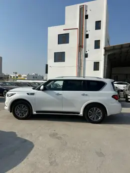 2023 INFINITI QX80 LUXE