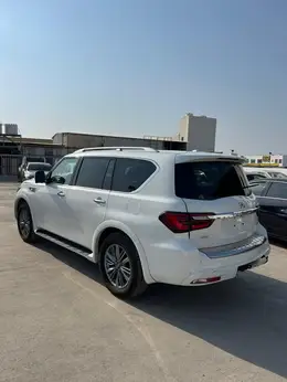 2023 INFINITI QX80 LUXE