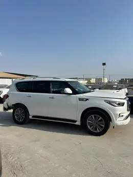 2023 INFINITI QX80 LUXE