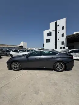 2019 LEXUS ES 350 LUXURY