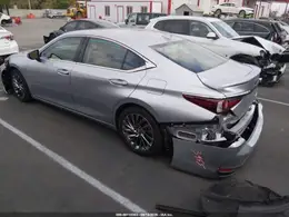 2024 LEXUS ES 300h Ultra luxury