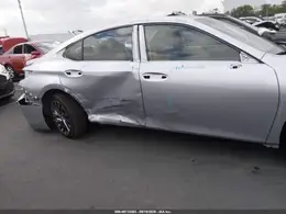 2024 LEXUS ES 300h Ultra luxury